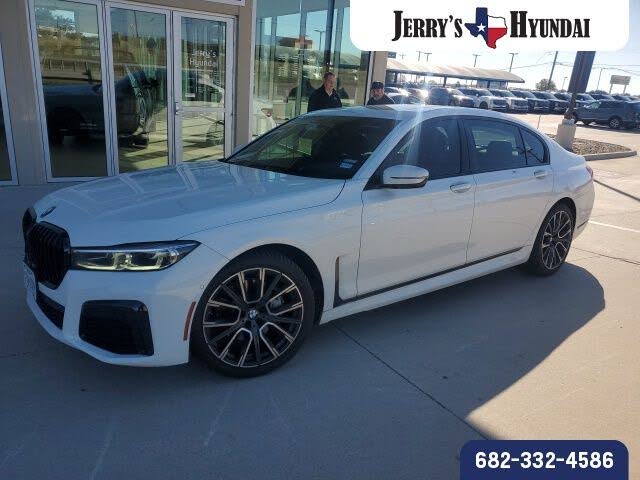 2022 BMW 7 Series 740i RWD
