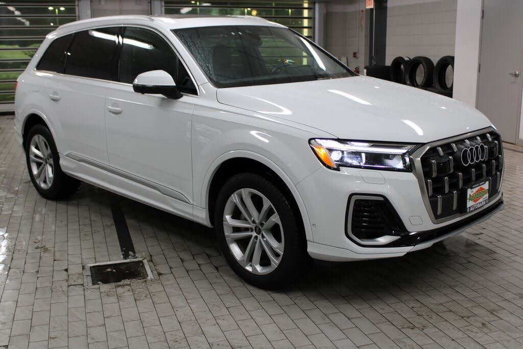 2025 Audi Q7 quattro Premium 45 TFSI
