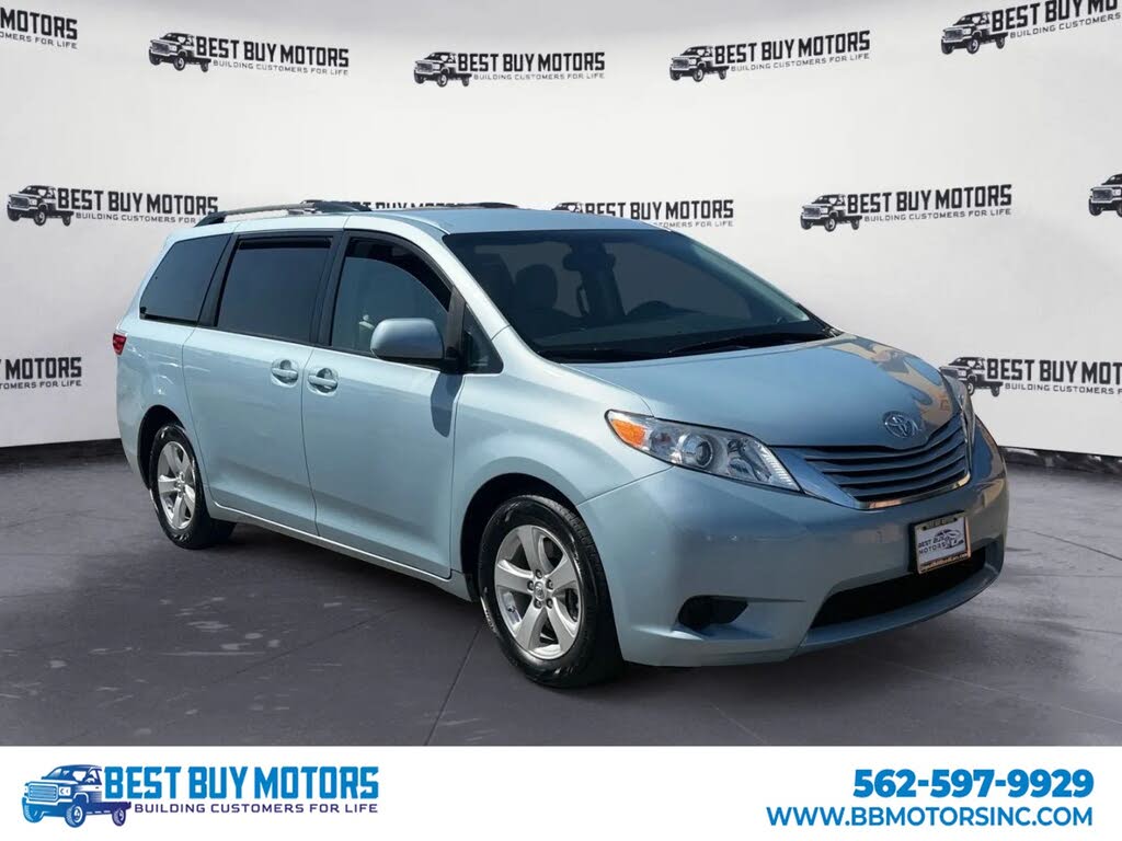 2016 Toyota Sienna XLE 7-Passenger Auto Access Seat