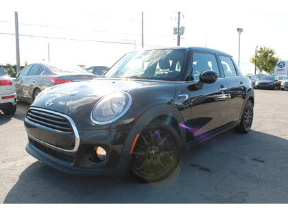 2017 MINI Cooper 4-Door Hatchback FWD