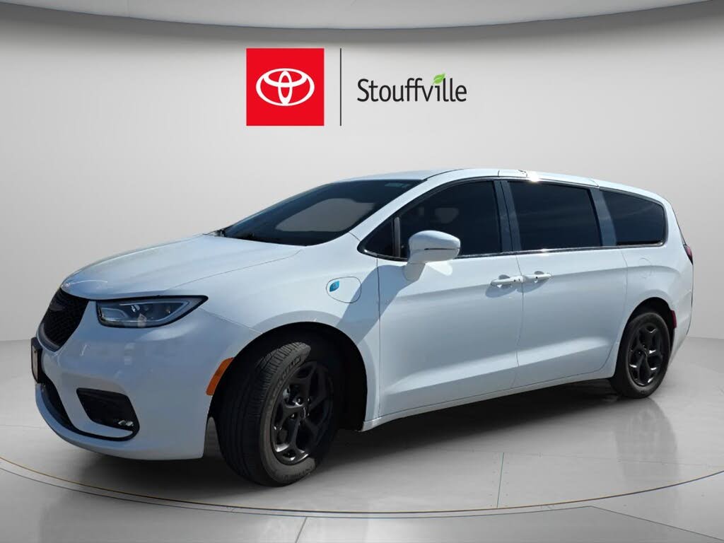 2022 Chrysler Pacifica Hybrid Touring L FWD