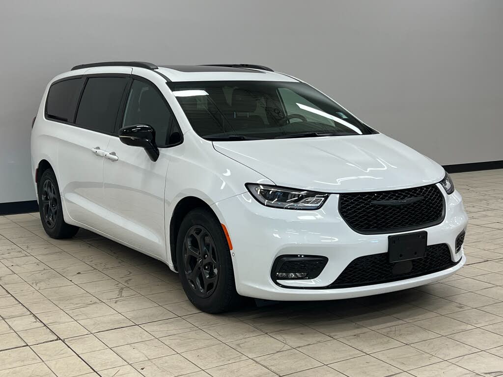 2024 Chrysler Pacifica Hybrid Select FWD