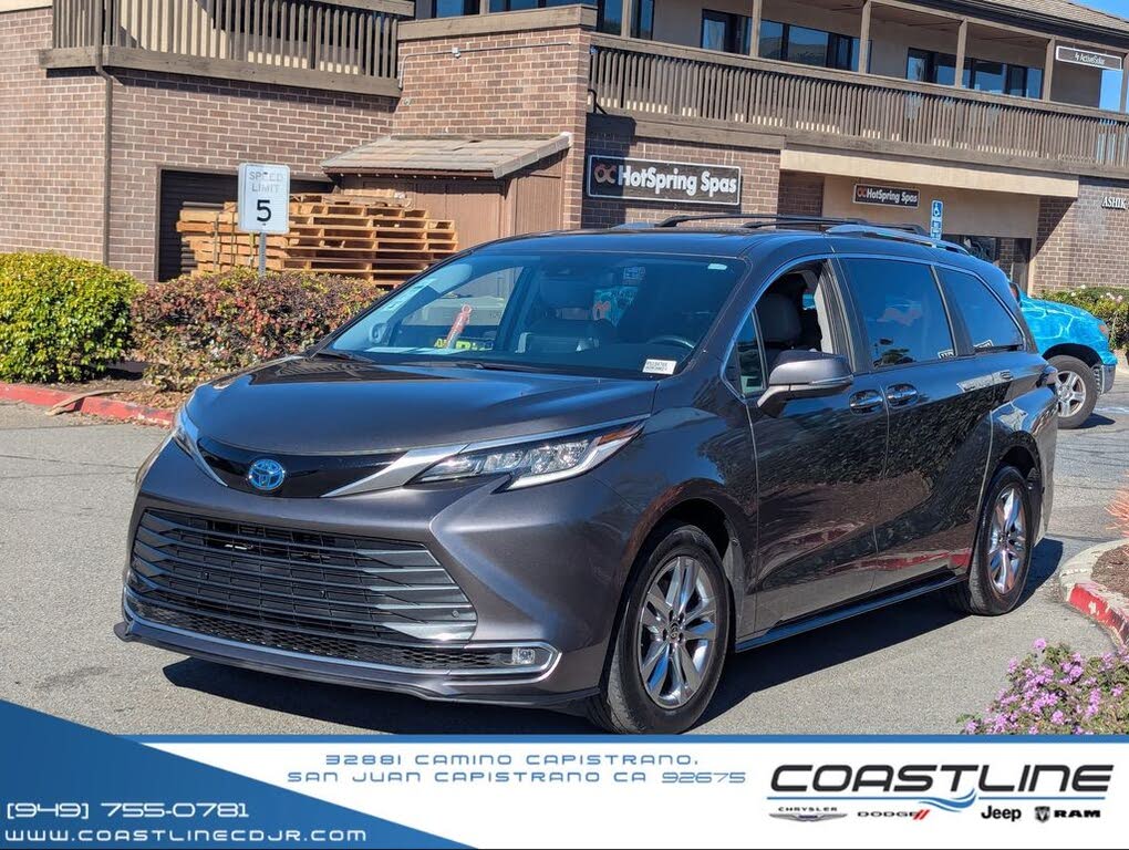 2024 Toyota Sienna Limited 7-Passenger FWD