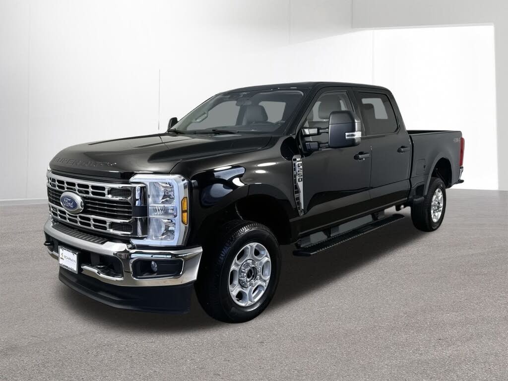 2025 Ford F-250 Super Duty XLT Crew Cab 4WD