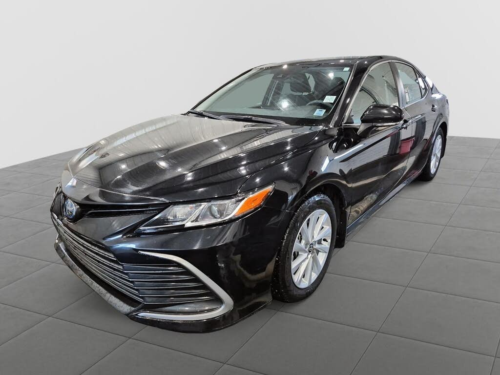 2024 Toyota Camry Hybrid LE FWD