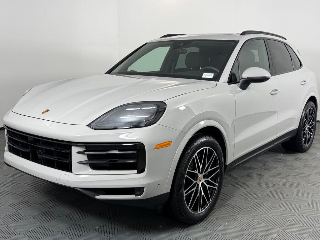 2025 Porsche Cayenne AWD