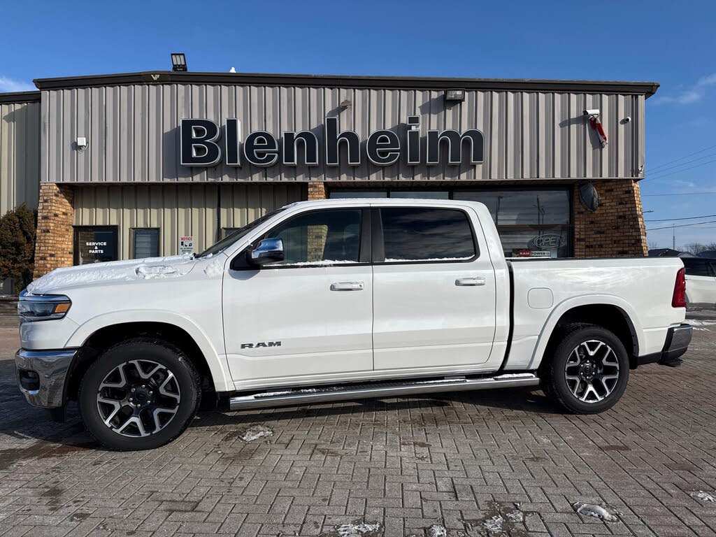 2025 RAM 1500 Laramie Crew Cab 4WD
