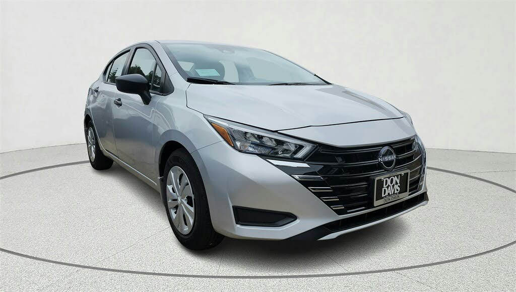 2025 Nissan Versa S FWD