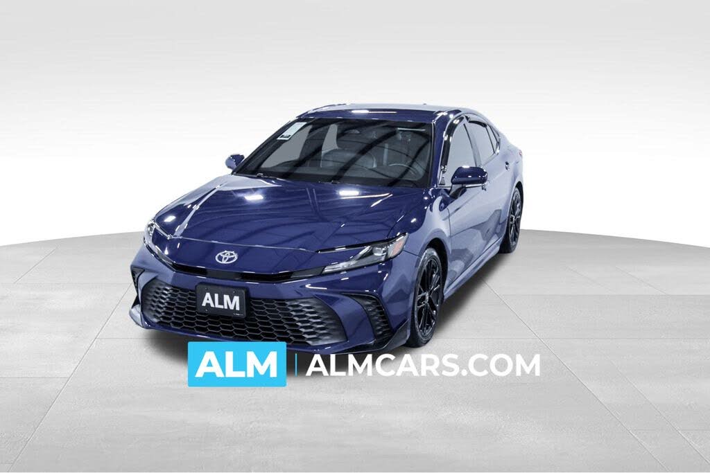 2025 Toyota Camry SE FWD