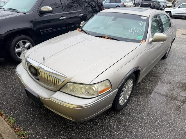 2003 Lincoln Town Car Signature