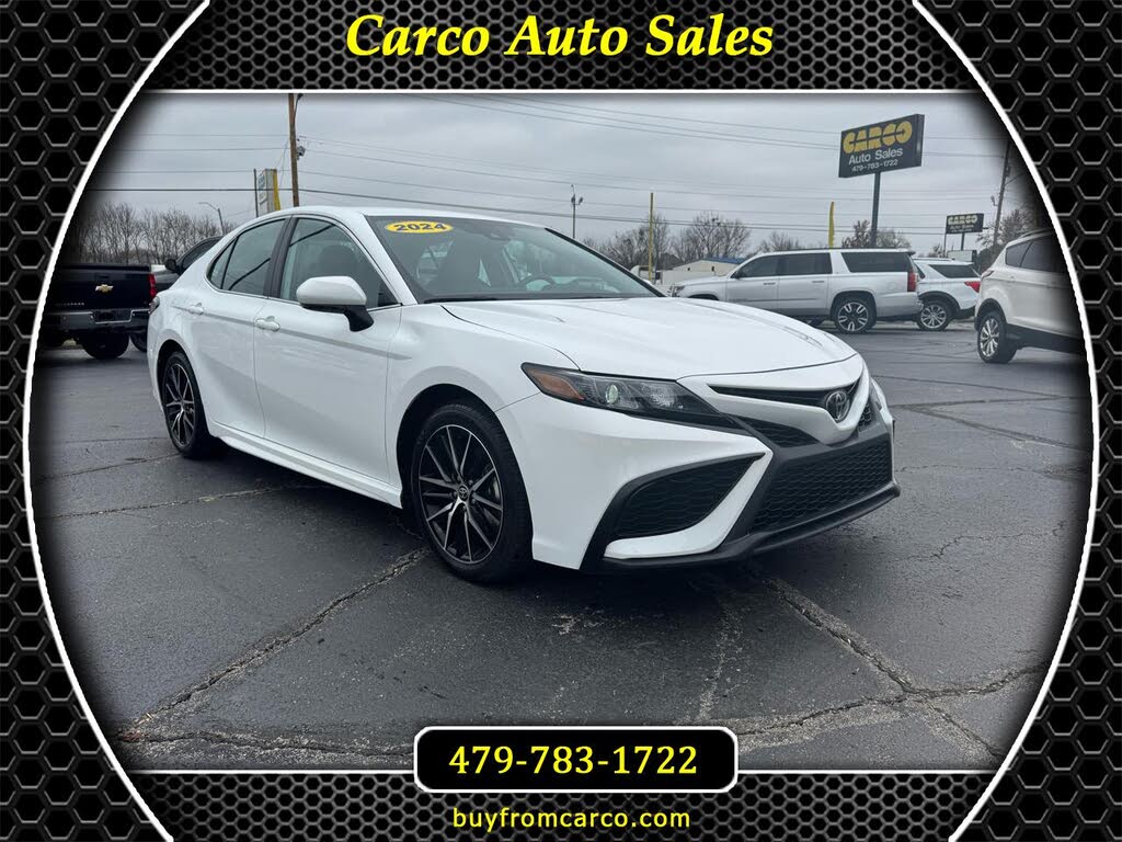 2024 Toyota Camry SE FWD