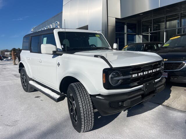 2025 Ford Bronco Outer Banks 4-Door 4WD