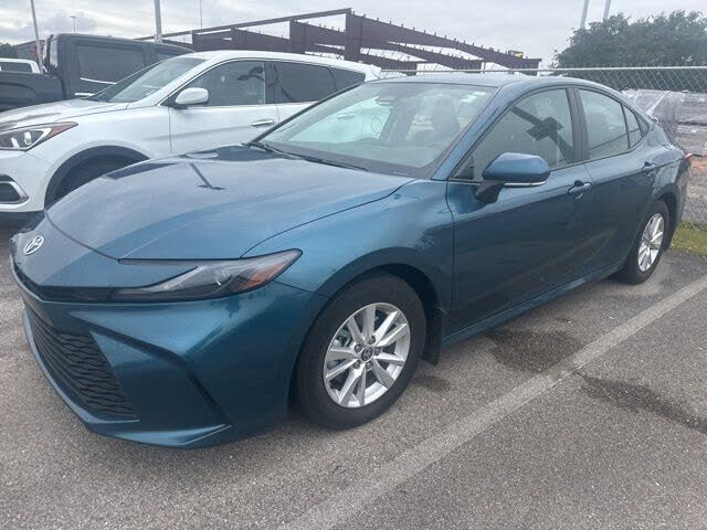 2025 Toyota Camry LE FWD