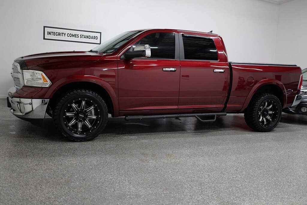 2018 RAM 1500 Laramie Crew Cab 4WD