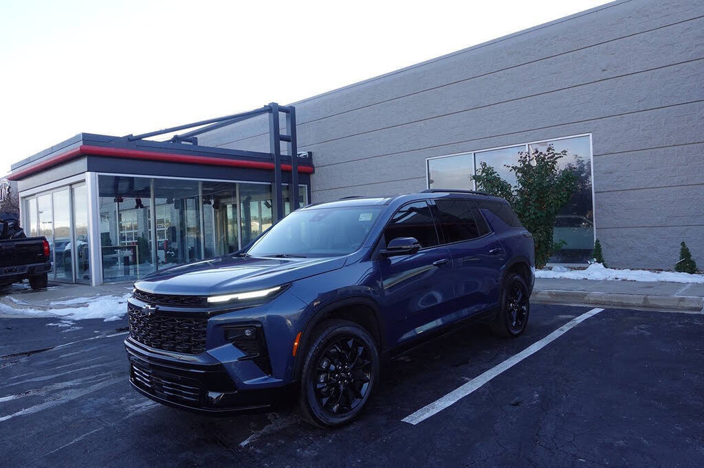 2025 Chevrolet Traverse LT FWD