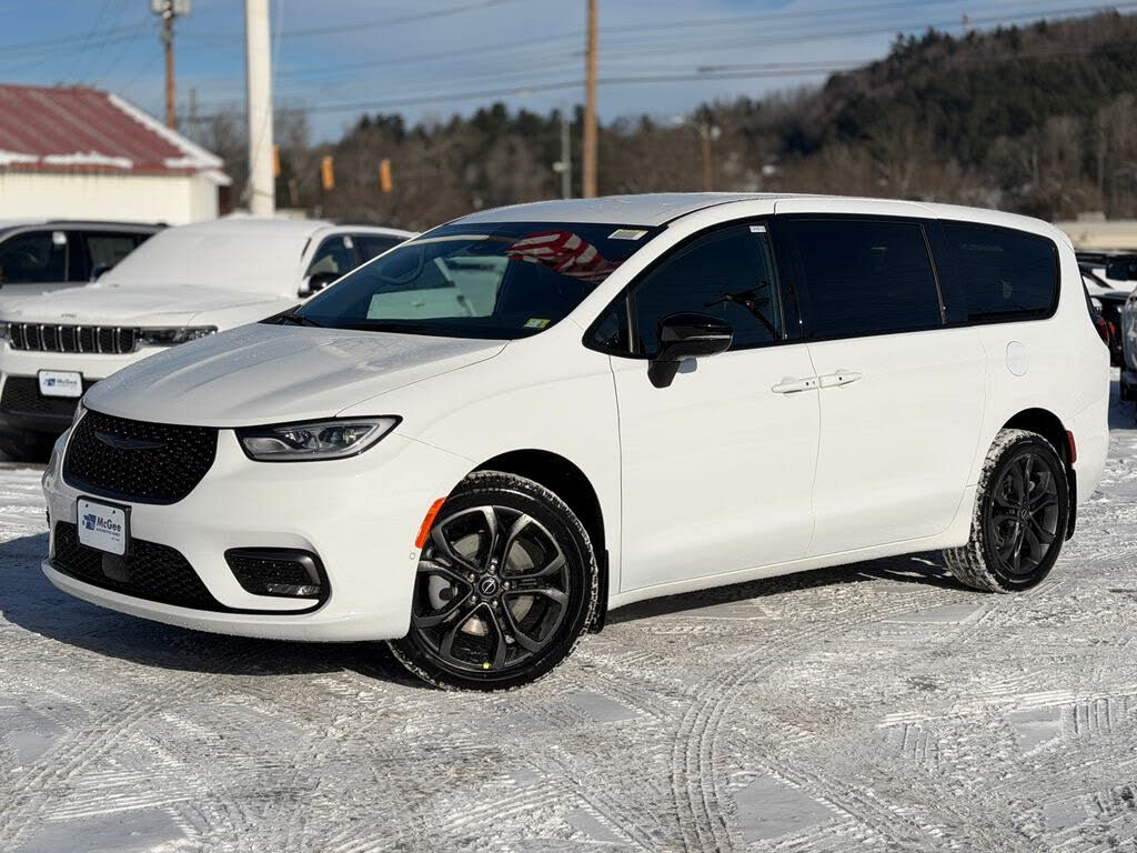 2026 Chrysler Pacifica Select AWD