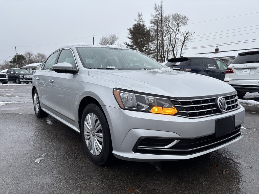 Volkswagen Passat 1.8T S 2016