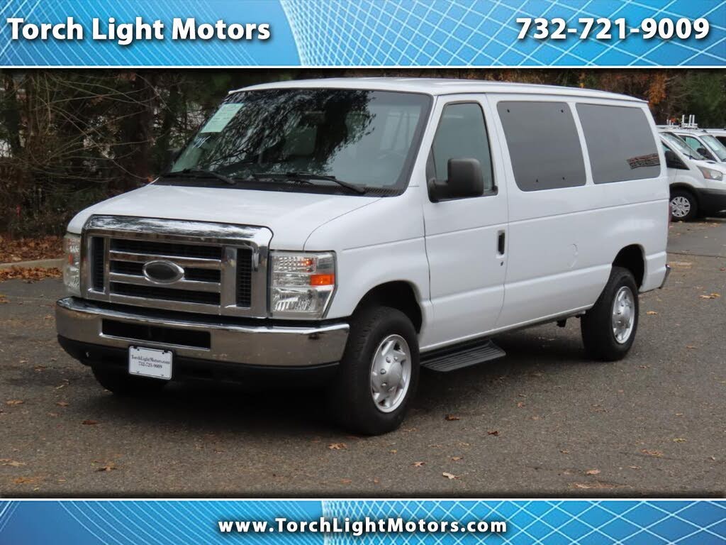 2014 Ford E-Series E-350 XL Super Duty Passenger Van