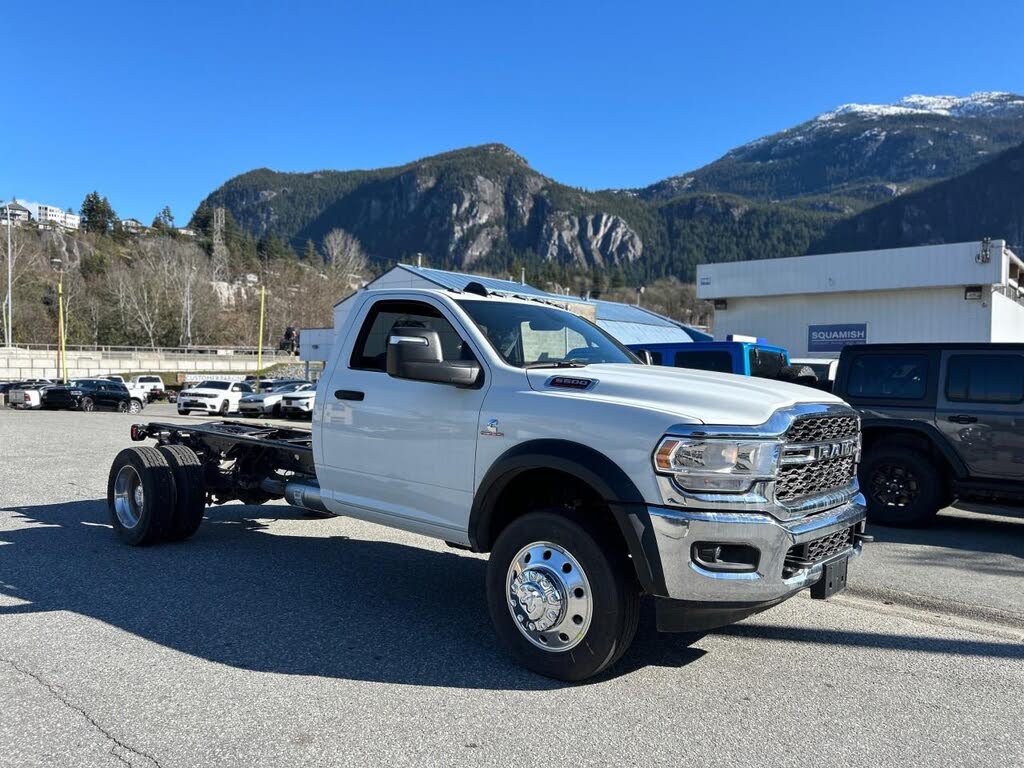 2024 RAM 5500 Chassis Tradesman Regular Cab 60 4WD