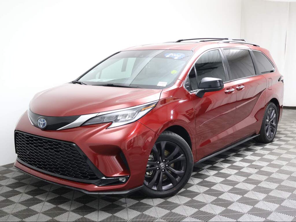 2022 Toyota Sienna XSE 7-Passenger FWD