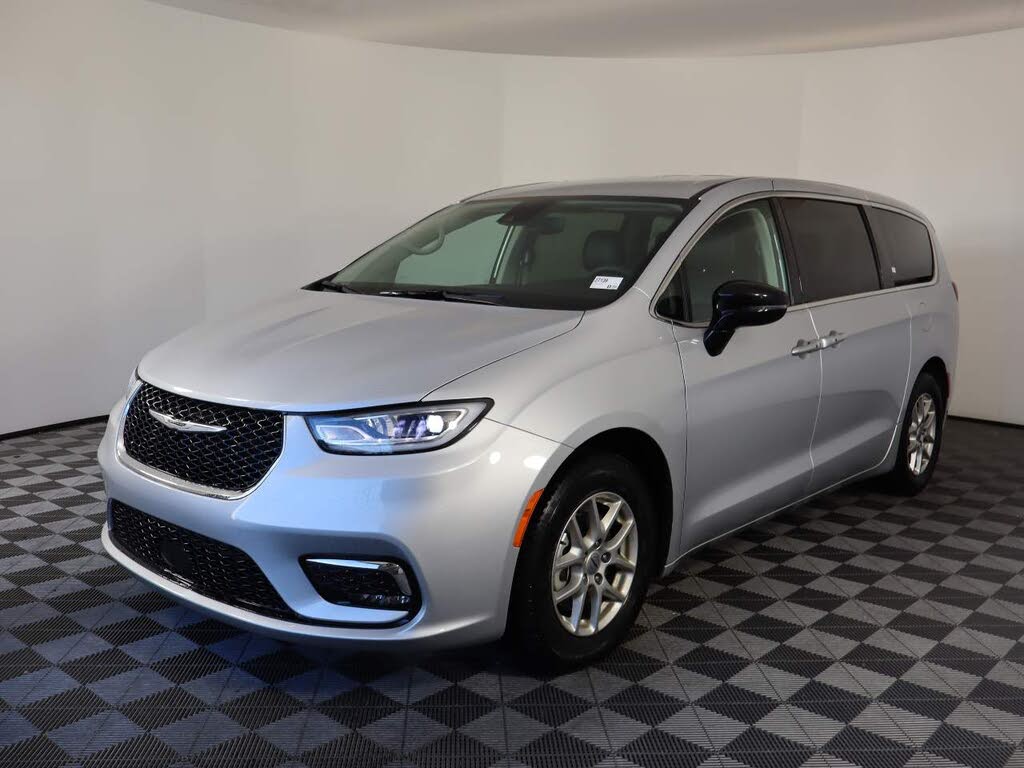 2024 Chrysler Pacifica Touring L FWD