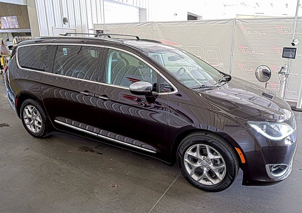 2018 Chrysler Pacifica Limited FWD
