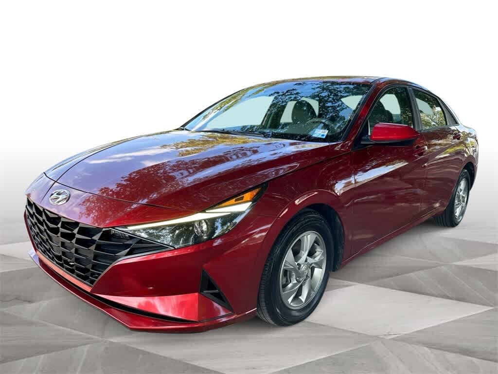 2022 Hyundai Elantra SE FWD