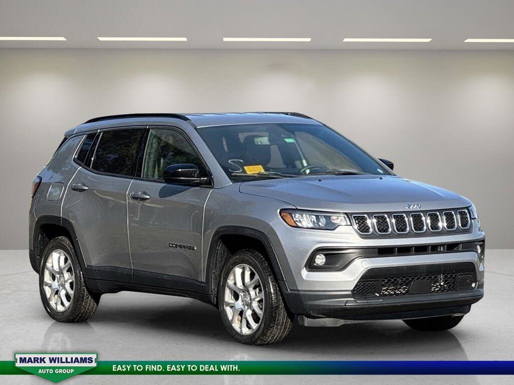 2023 Jeep Compass Latitude Lux 4WD