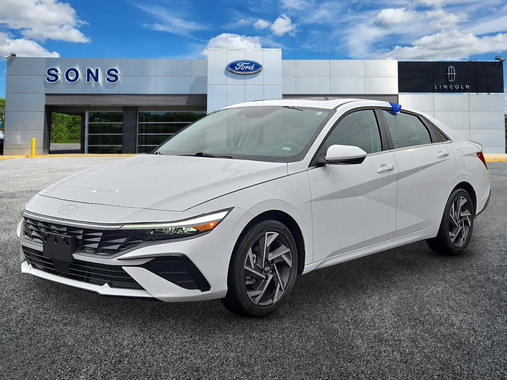 2025 Hyundai Elantra SEL Convenience FWD