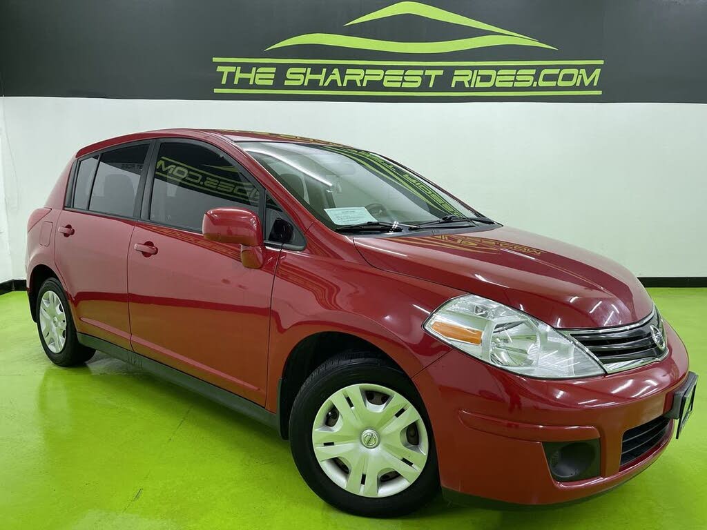 2012 Nissan Versa 1.8 S Hatchback