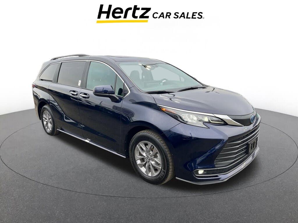 2025 Toyota Sienna XLE 7-Passenger FWD