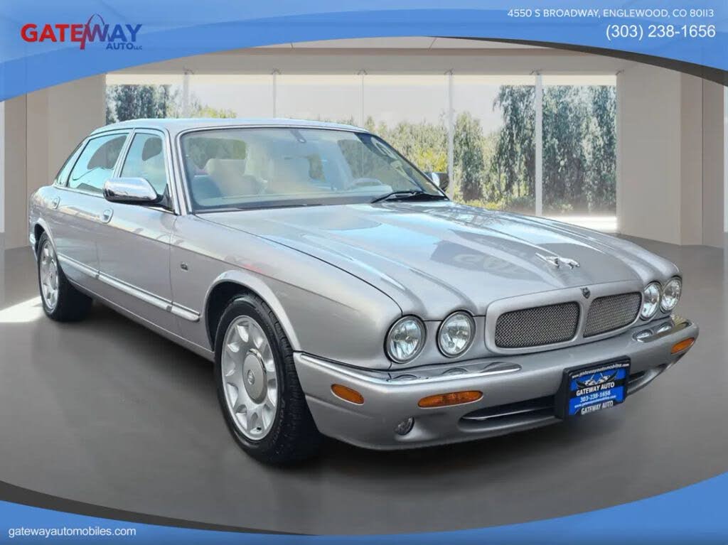 2002 Jaguar XJ-Series XJ Super V8 RWD