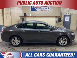 Chrysler 200 Limited Sedan FWD