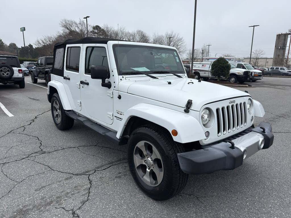2017 Jeep Wrangler Unlimited Sahara 4WD