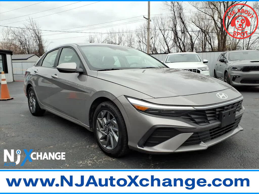 2024 Hyundai Elantra SEL FWD