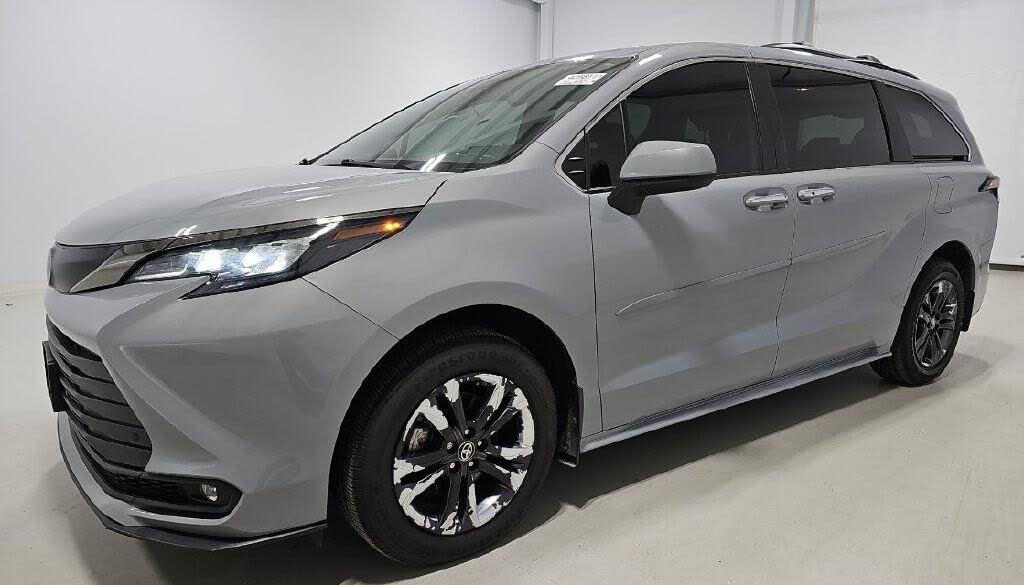 2024 Toyota Sienna Woodland Edition 7-Passenger AWD