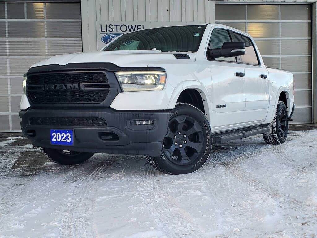 RAM 1500 Big Horn Crew Cab 4WD 2023