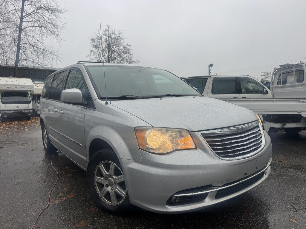 Chrysler Town & Country Touring FWD 2012