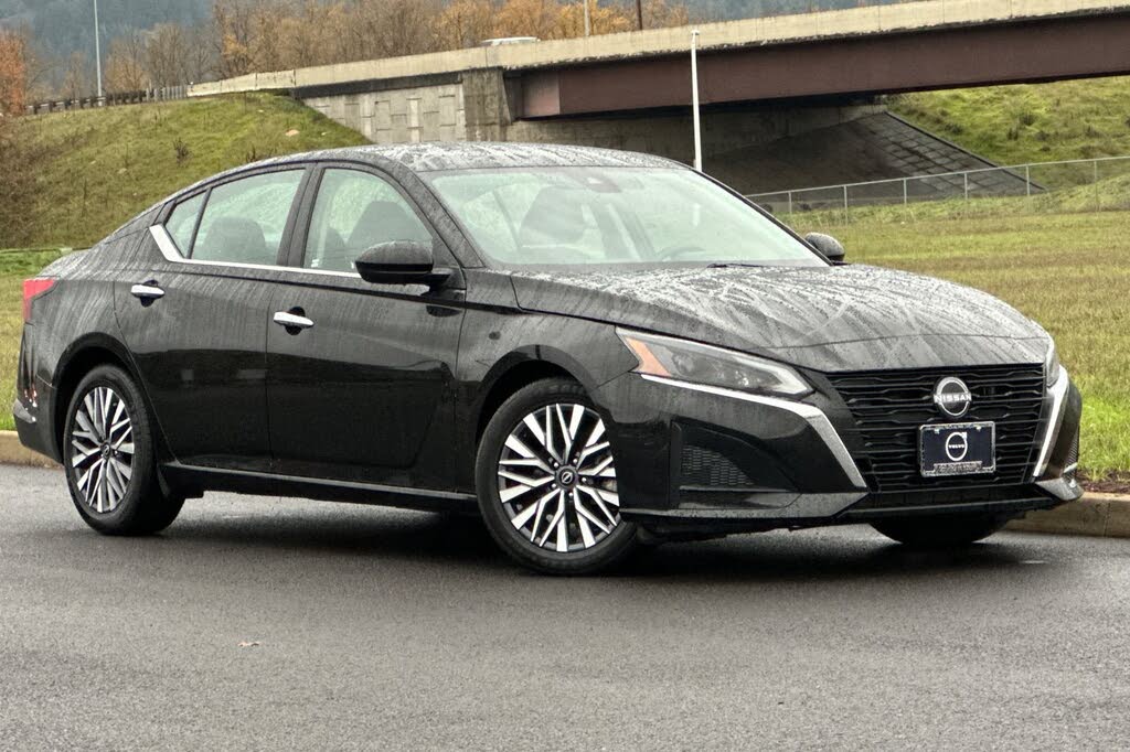 2023 Nissan Altima 2.5 SV FWD