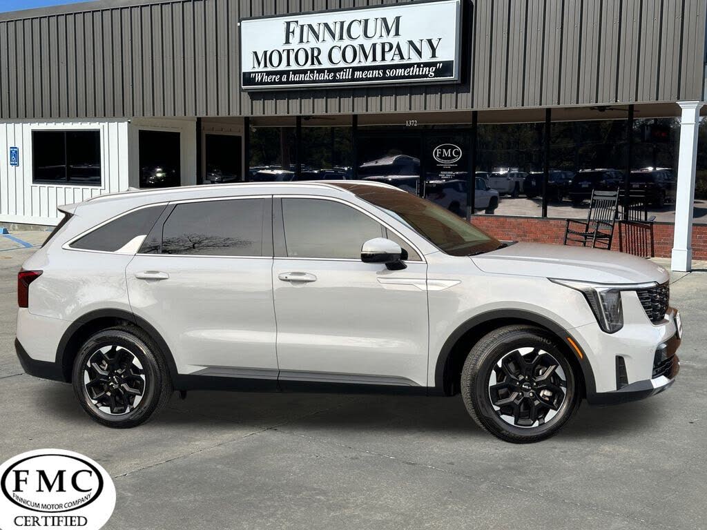 2024 Kia Sorento S FWD
