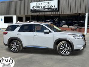 Nissan Pathfinder Platinum FWD