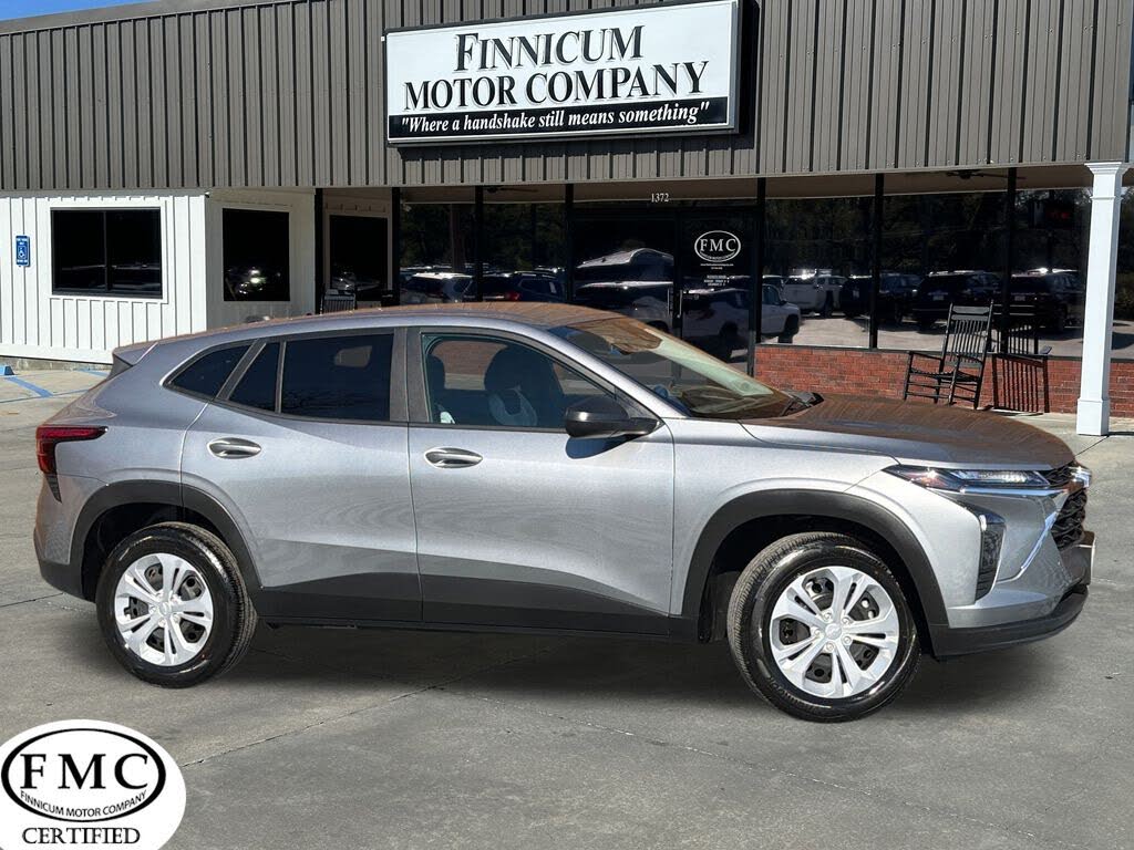 2025 Chevrolet Trax LS FWD