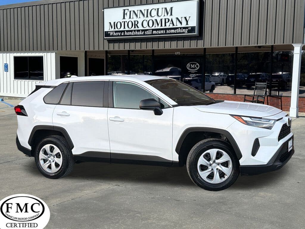 2025 Toyota RAV4 LE FWD