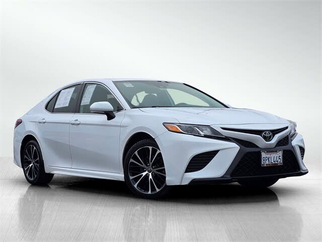2020 Toyota Camry SE FWD