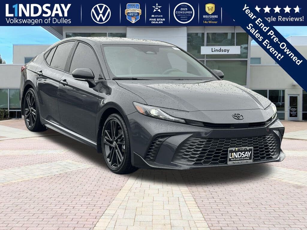 2025 Toyota Camry SE FWD