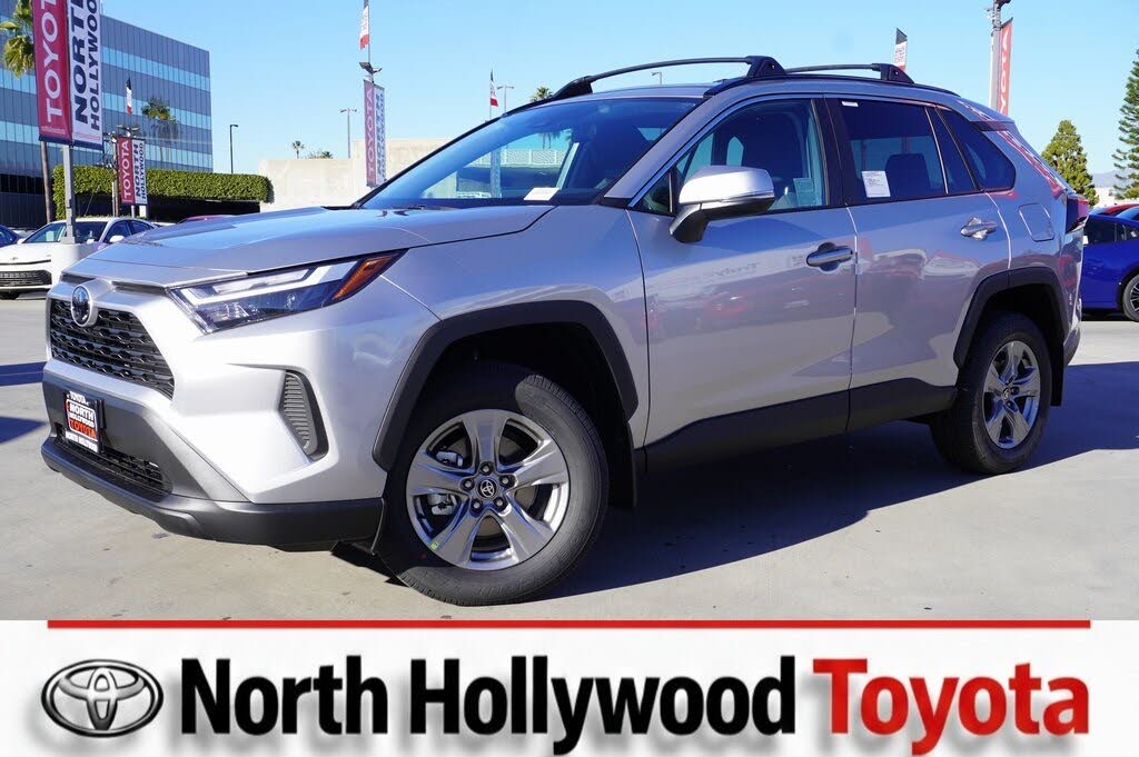 2025 Toyota RAV4 XLE FWD