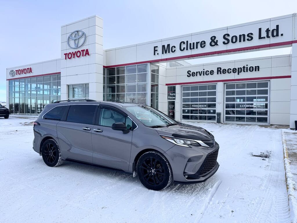 2022 Toyota Sienna XSE 7-Passenger FWD