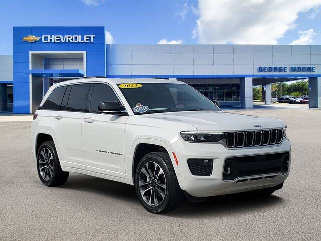 2023 Jeep Grand Cherokee Overland RWD