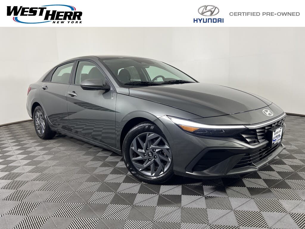 2024 Hyundai Elantra SEL FWD