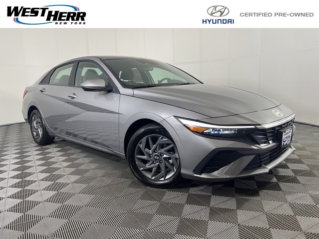 2024 Hyundai Elantra SEL FWD